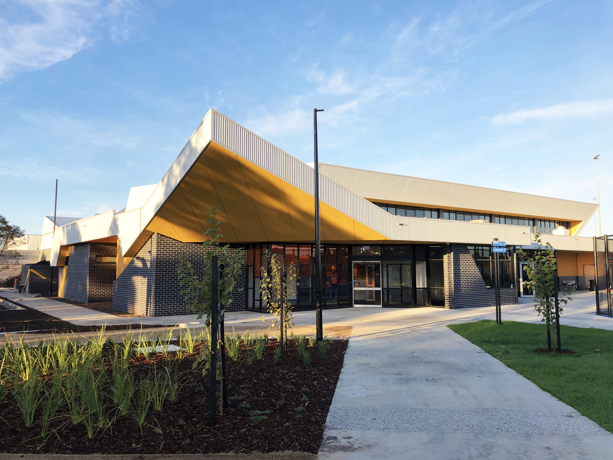 Caroline Springs Leisure Centre Extension & SubRegional Tennis Facility